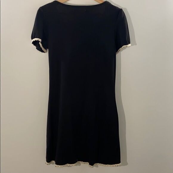 PapillonāVancouver/LAā
Beadedā
FloralĀ Dress - Picture 7 of 8